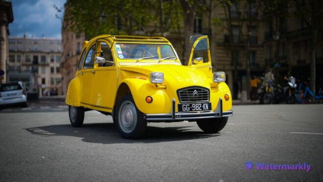 Versailles: 2cv Tower - Riding in a Classic Citroën 2cv