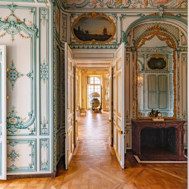 Versailles: 2cv Tower - Enchanting Gardens and Vintage Chandeliers