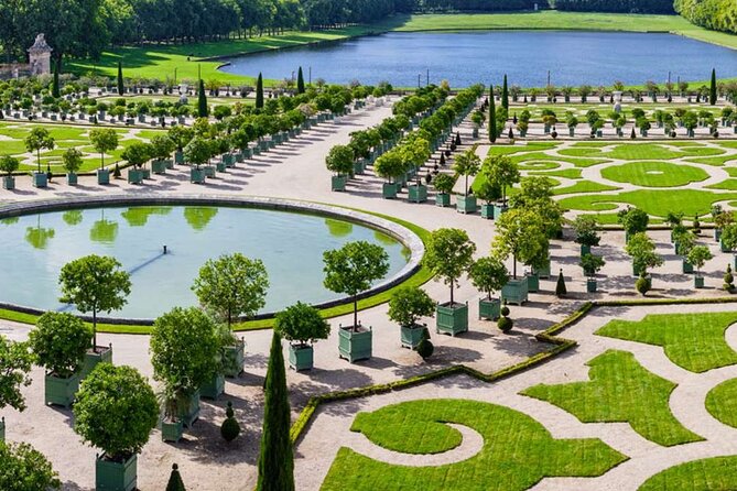 VERSAILLES CASTLE Private Round-Trip Transfer From Paris in Sedan - The Sum Up