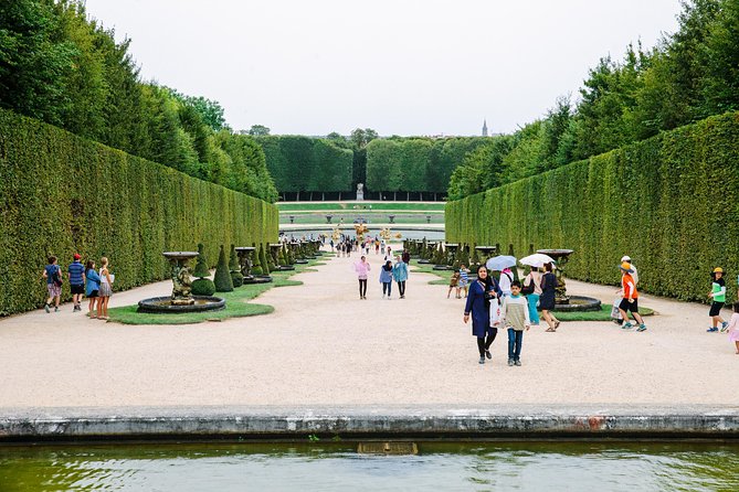 Versailles Château & Gardens Walking Tour From Paris by Train - Meeting and Pickup Information