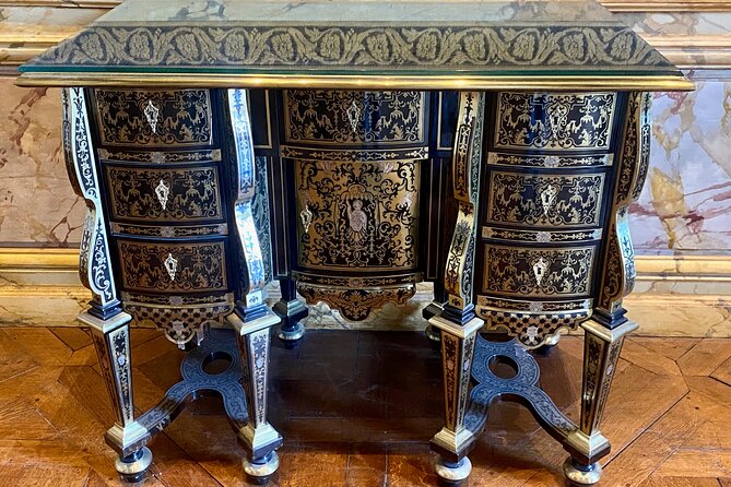 Versailles Gardens Trianon Small Group Tour of Paris by Mercedes - Pickup Details