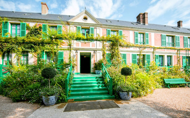 Versailles, Giverny & Monets House Full-Day Guided Tour from Paris - Versailles: palace rooms, history, and grounds