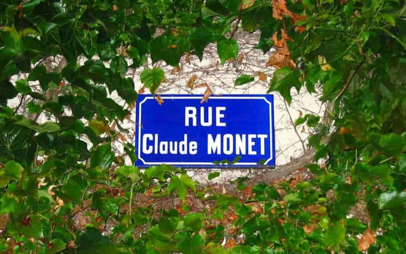 Versailles, Giverny & Monets House Full-Day Guided Tour from Paris - How the schedule shapes the experience