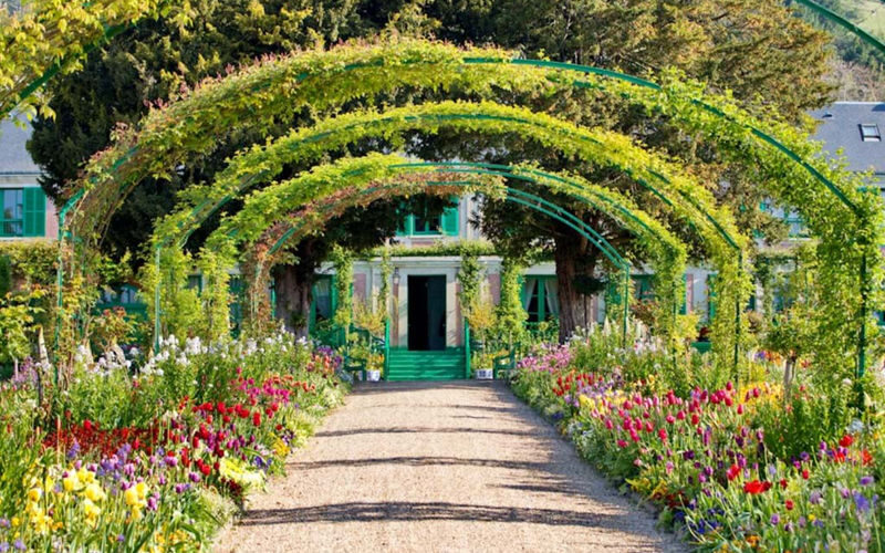 Versailles, Giverny & Monets House Full-Day Guided Tour from Paris - Is the price worth it?