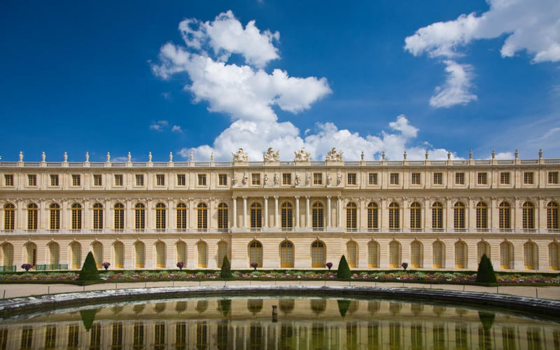 Versailles Historic Palace and Gardens Guided Tour - The coach makes the Paris trip simpler