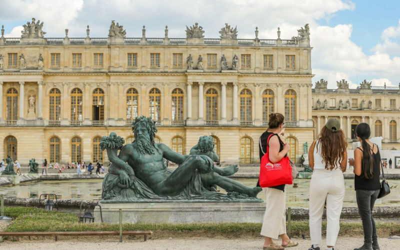 Versailles Historic Palace and Gardens Guided Tour - Who should book this Versailles tour?