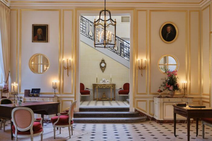 Versailles: Horse-riding, Gastronomy & Château - Booking and Cancellation Policy