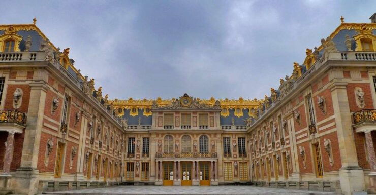 Versailles : Outdoor Escape Game Robbery In The City - Experience Highlights