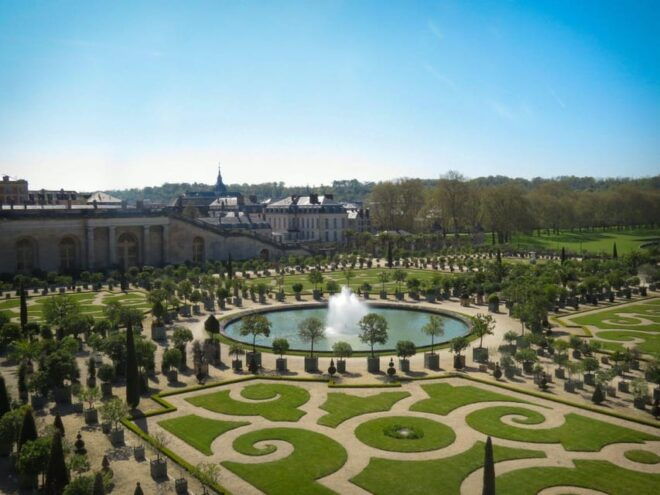Versailles: Palace and Gardens In-App Audio Tour and Ticket - Audio Tour Features