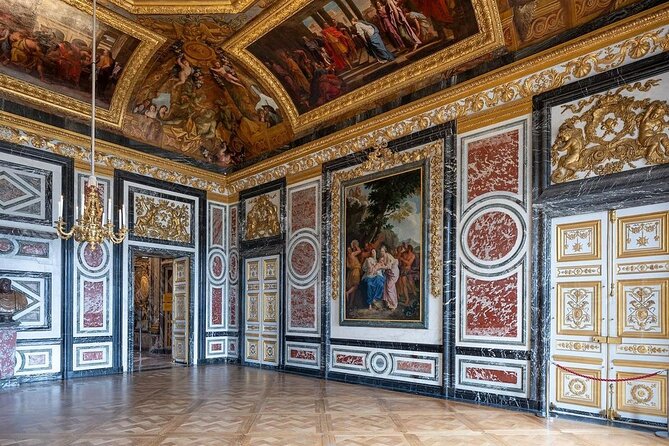 Versailles Palace, Gardens, Trianon & Grand Canal Park Experience - Discovering the Trianon Estate