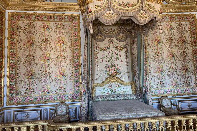 Versailles Palace & Giverny Private Guided Tour From Paris - Skip The Line - Transportation and Meeting Points