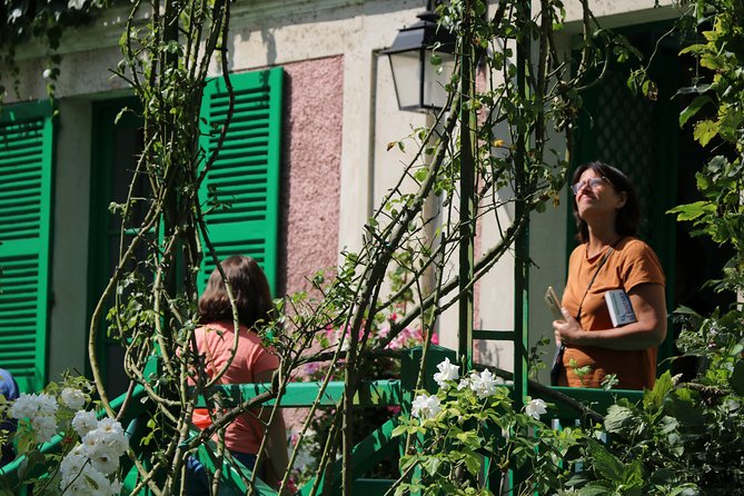 Versailles Palace & Giverny Private Guided Tour With Lunch and Priority Access - Cancellation Policy