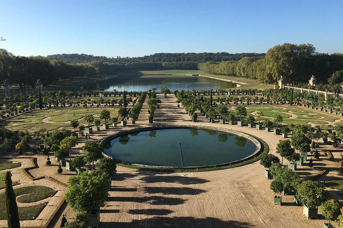 Versailles Palace & Giverny Private Guided Tour With Lunch - Priority Access - Free Time in the Gardens