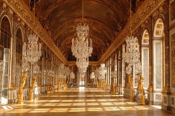 Versailles Palace Guided Tour From Paris With Gardens Access - Positive Feedback on Tour Guide