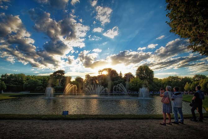 Versailles Palace Guided Tour With Gardens Show Option From Paris - Pricing and Value