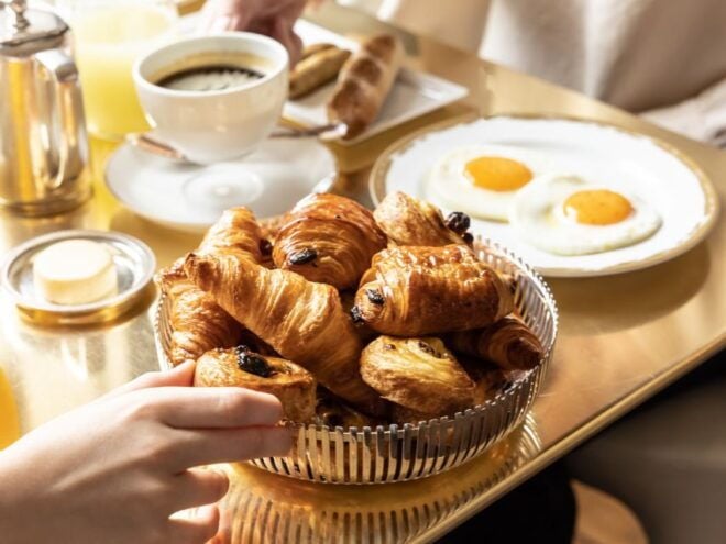 Versailles Palace Skip-the-Line Entrance and Breakfast - Restaurant Location and Views