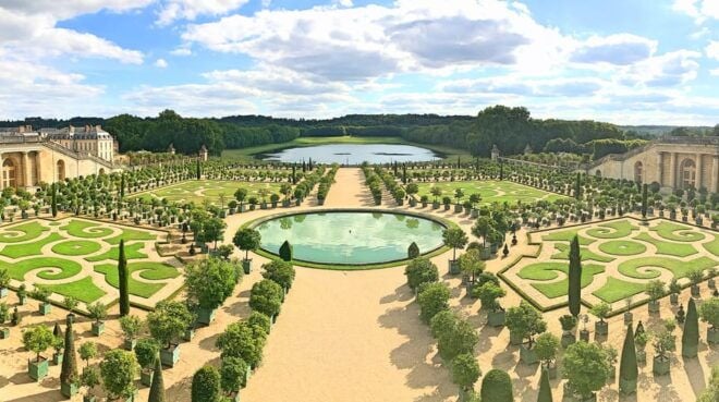 Versailles Palace: Skip-the-Line Exclusive Tour - Tips for Visitors
