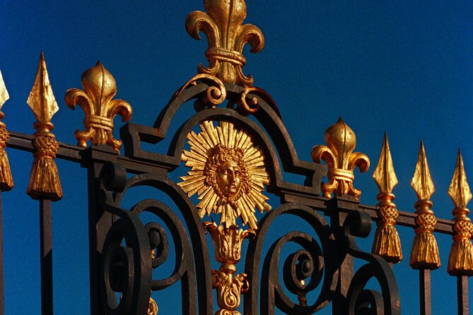 Versailles Place With Whole Estate and Audio Guide - Dining and Shopping Options