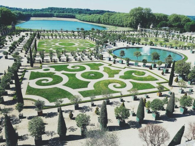 Versailles Plus Private Tour in the Gardens and Tour Along the Seine - Palace Exploration