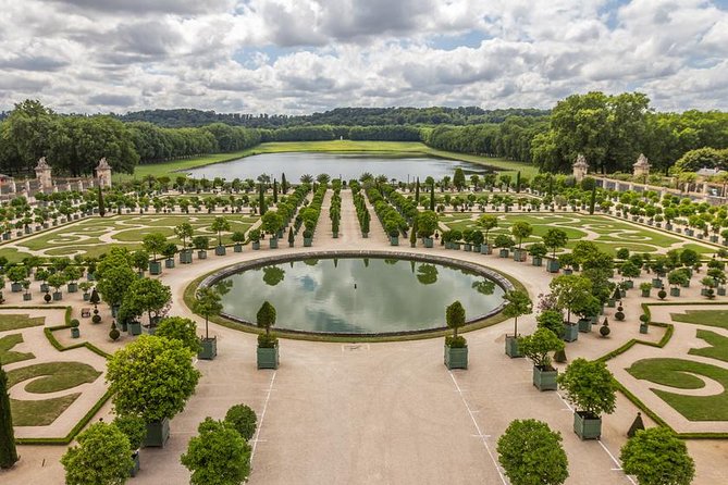 Versailles Private Day Excursion With Palace, Gardens & Trianon - Meeting and Pickup Details