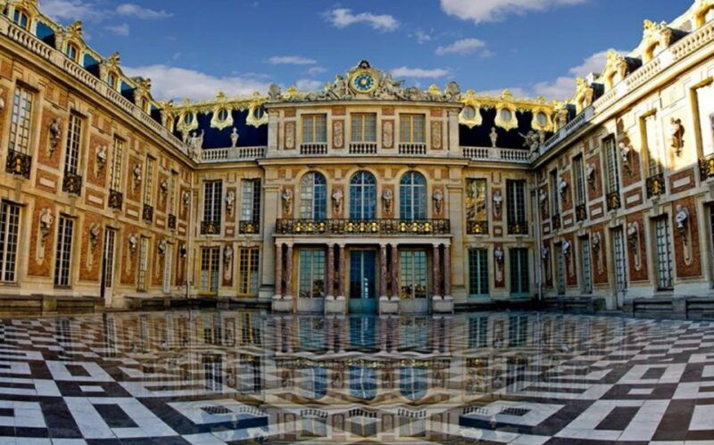 Versailles: Private Family Tour of Palace + Reserved Entry - Tailored Tours for Families