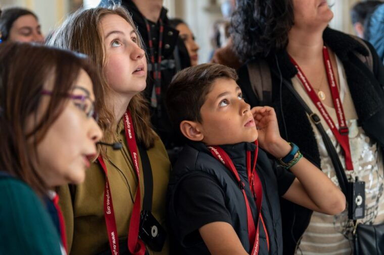 Versailles: Private Family Tour of Palace + Reserved Entry - Engaging Activities for Kids