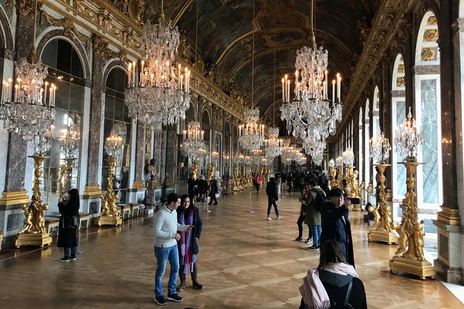 Versailles Private Guided Day Trip With Lunch & Marie-Antoinettes Hamlet Estate - Complimentary Hotel Pick-Up