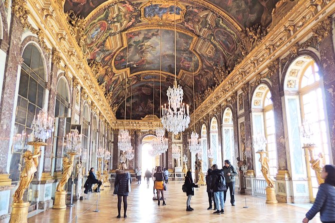 Versailles Private Half Day Guided Tour With Skip the Line Access From Paris - Highlights of the Guided Tour: Hall of Mirrors and Kings Apartments