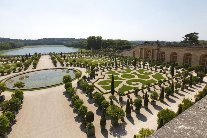 Versailles Private Round-Trip Luxury Transfer From Paris - The Sum Up