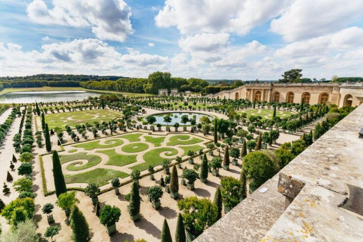 Versailles: Skip-The-Line Tour of Palace With Gardens Access - Experience