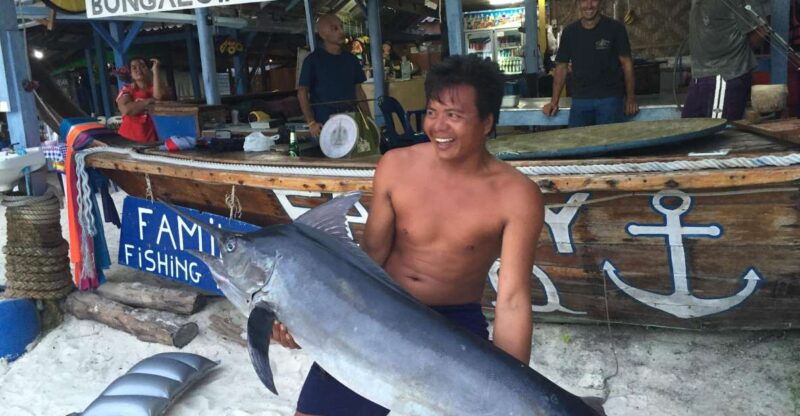 Vertical Jigging & Popping Giant Trevally - Fishing Experience