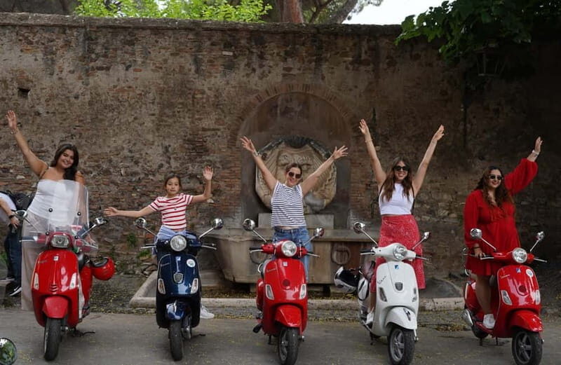 Vespa city tour in Rome with two different routes - What Makes This Vespa City Tour Stand Out?