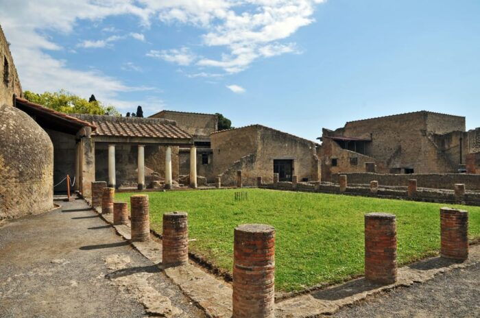 Vesuvius and Herculaneum - Exploring Herculaneum