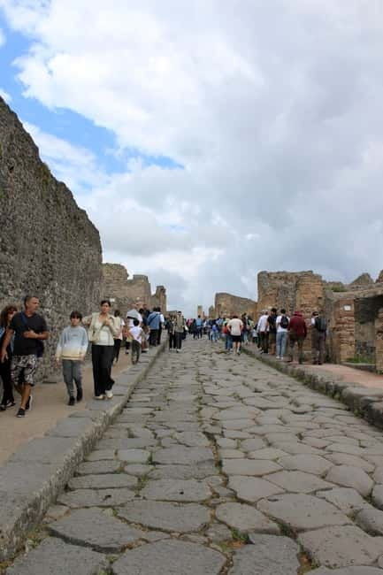 Vesuvius and Pompeii Tour from Naples All Included - FAQs