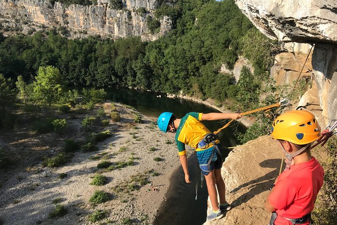 Via Corda of Pont D'arc (Climbing / Zip Line / Abseiling) - Directions and Location