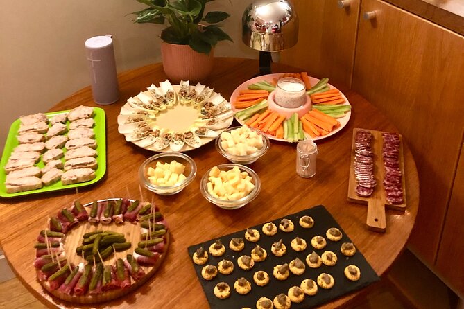 Viator Exclusive: French Dinner & Cabaret Show in Artists Home - Common Questions