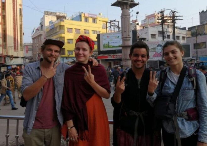 Vibrant Markets of Varanasi (2 Hours Guided Walking Tour) - Language Options
