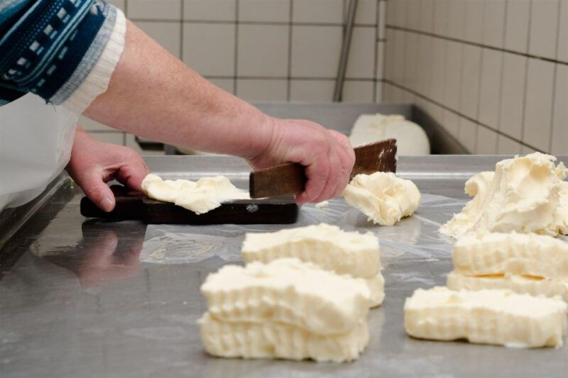 Vico Equense: Tour in the dairy "Mozzarella Experience" - Exploring the Vico Equense "Mozzarella Experience" — A Hands-On Dairy Tour