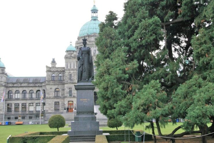 Victoria: 2.5-hour Tips-Based City Walking Tour - Experience Highlights