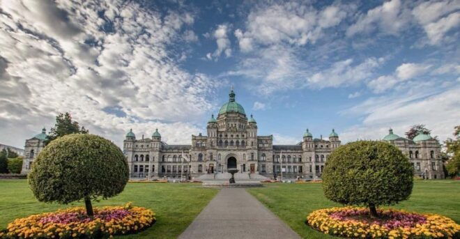 Victoria/Sidney: Private Guided Tour of Victoria by Tesla - Customizable Experience