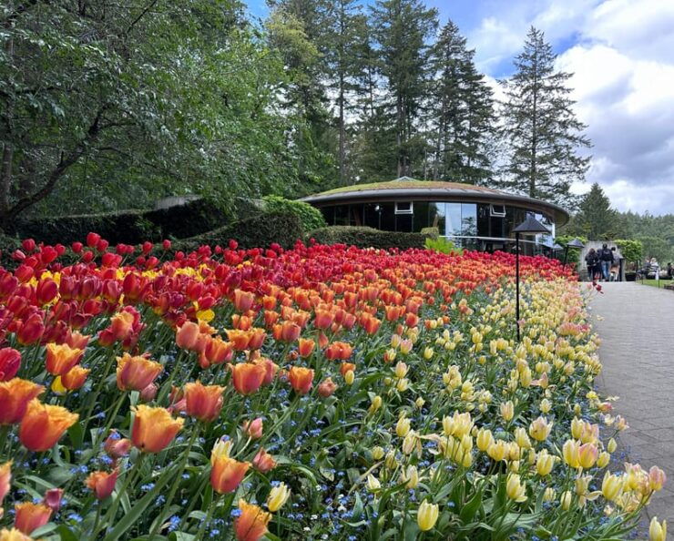 Victoria's City Highlights & Butchart Gardens Private Tour - Butchart Gardens Experience