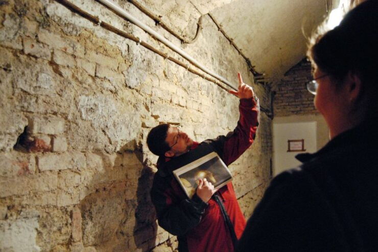 Vienna: 1.5-Hour Underground Walking Tour - Immersive Experience