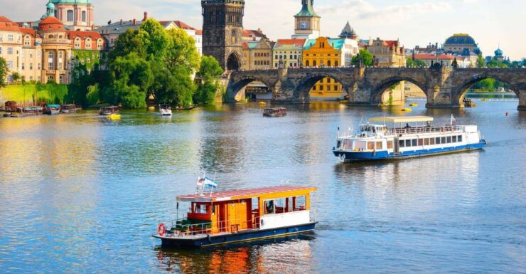 Vienna: 1-Day Trip to Prague Private Guided Tour - Highlights of the Prague Tour