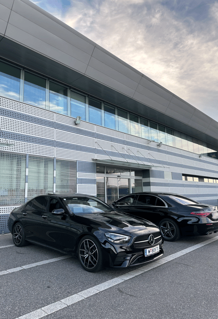 Vienna: Airport Transfer to Vienna City Center - Customer Support and Accessibility