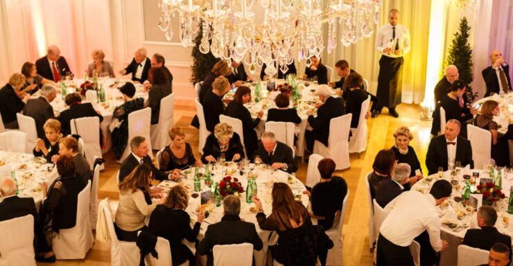 Vienna: Christmas Concert and Dinner in the Kursalon - Experience the Classical Concert