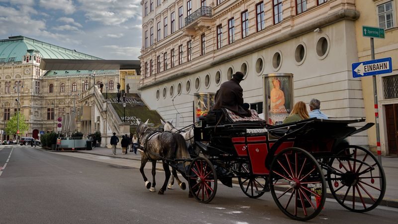 Vienna City Center tour - Heldenplatz and the Habsburg story