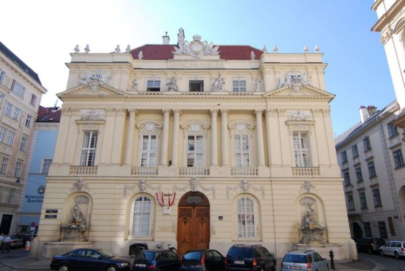 Vienna: Courtyards & Hidden Places Walking Tour - Discovering Vienna’s Secret Corners: A Deep Dive into the Tour