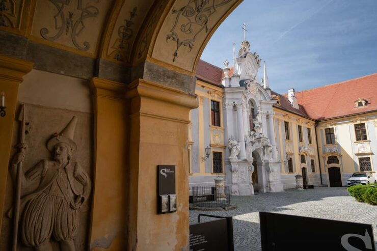 Vienna: Danube Valley 3 Castles and Wine Tasting Tour - Good To Know