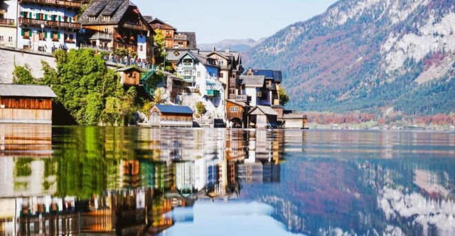 Vienna: Hallstatt & Alpine Peaks Day Trip With Skywalk Lift - Exploring the Salzkammergut Region