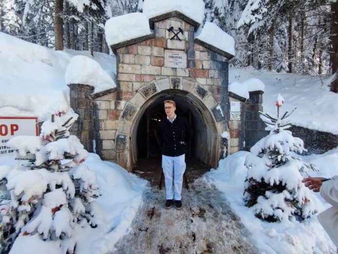 Vienna: Hallstatt Private Tour With Skywalk and Salt Mine - Hallstatt Salt Mine
